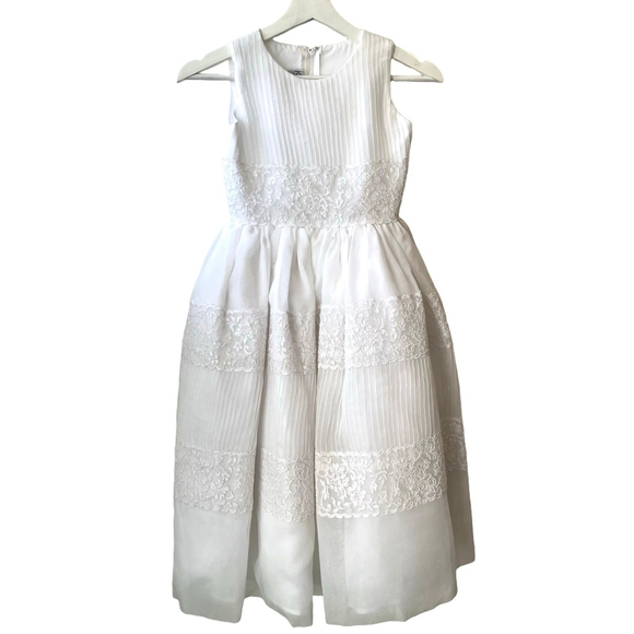Joan Calabrese Mon Cheri White Communion / Flower Girl Dress Embroidered Lace, 7 - Picture 3 of 16